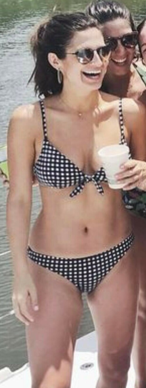 bikini2b8d61e5671b94bd