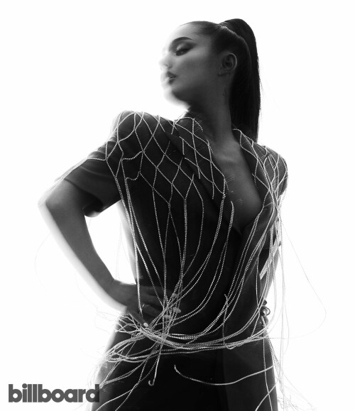 bilborad100yearwom2018121e3342 6 