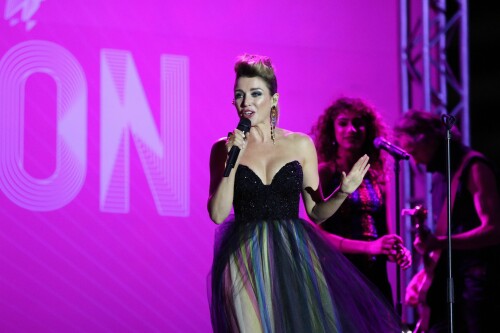 black482 417b2cedd37e864bbe