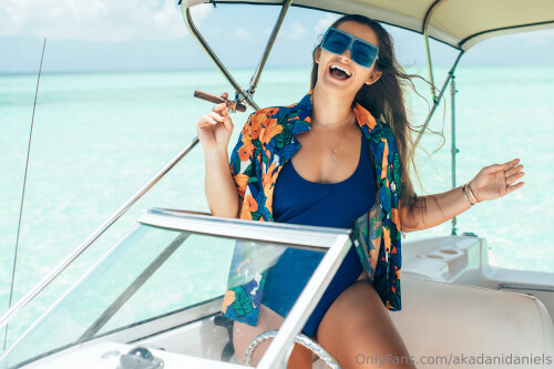 blue 330e8d52bad2ae04ef