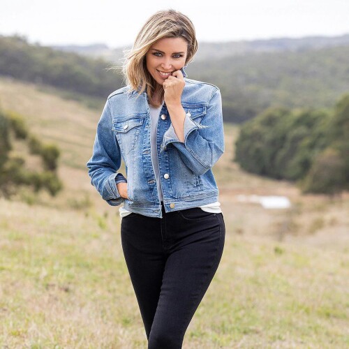 blue1764bdf1f032a564f17