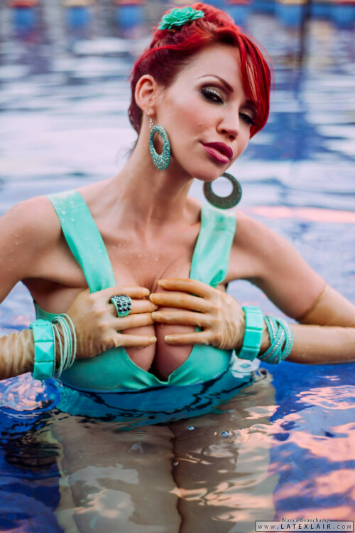 boobalicious pool shock9532 028