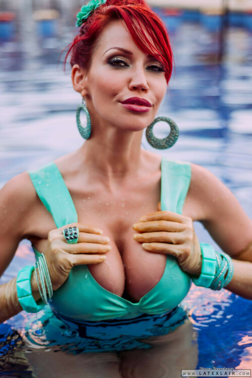 boobalicious pool shock9533 029