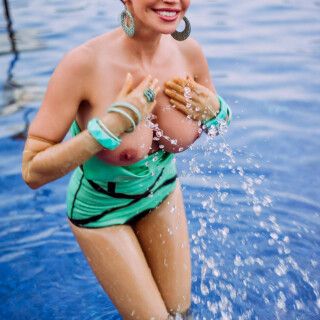 boobalicious_pool_shock9564_047