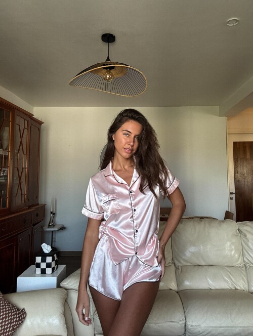 britmanuela 1753617877 3685936365347204235 29412081697b0d7c4420f93de