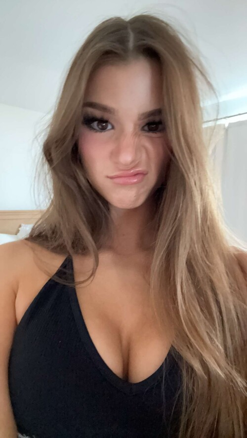 brookemonk RDownloadf4425ce74810f3d5
