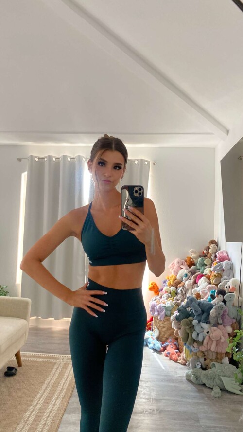 brookemonk 2024 07 12T23 49 482acc8bb2a857a30d