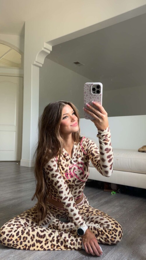 brookemonk 2025 09 17T20 23 42ca26fa344e83e70f