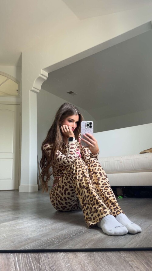 brookemonk 2025 09 17T20 23 55a6fa1b24d771c80e