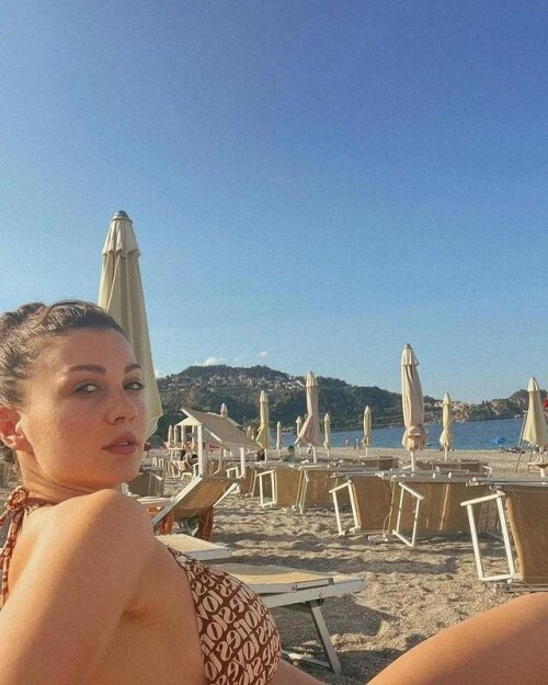 burcu ozberk v0 1huuxeysedof115ba4d9a6cf345de