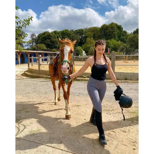burcu ozberk v0 i6jg0fwi6sff1ff88e32d0d50c785