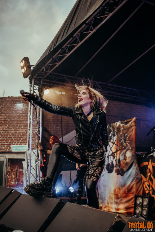 Burning Witches - Back To Thrash Tour 2020