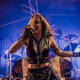 burning-witches-2020-dortmund-junkyard-025-1600x10688e2d8933831be796f73566659a7f2230