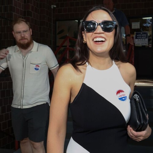 c3RwPWRzdC1qcGdfZTM1X3M2NDB4NjQwX3NoMC4wOCZfbmNfaHQ9c2NvbnRlbnQtYW1zNC0xLmNkbmluc3RhZ3JhbS5jb20mX25j