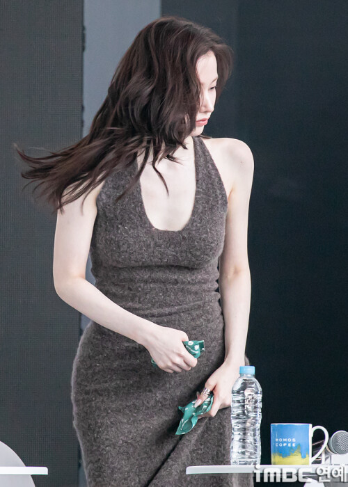 c5f1e3ad d709 4d65 9e98 e4e0a25cf71b8c3e9215e5311a93