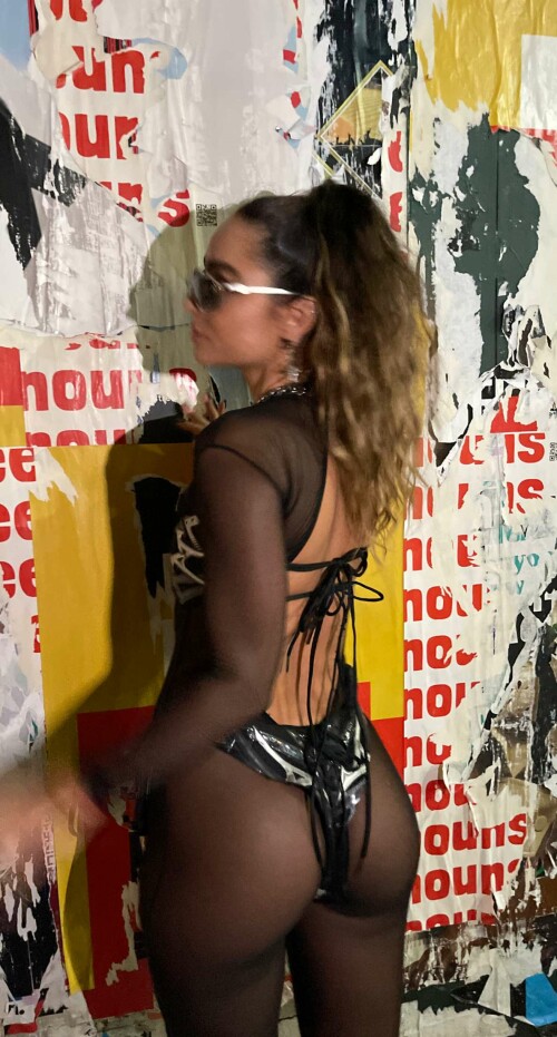 cE3BNHmFa4mVJrX02ZjA5.1023