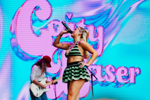 caity baser standon calling frances beach 0852d5175d75c1ad34