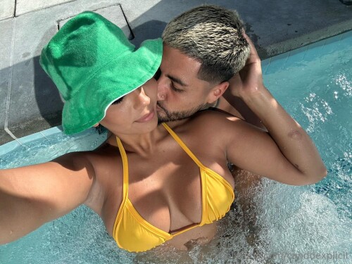 canddexplicit 1600x1200 0552e7779a84ac2ae86ff3d81222b27848c434720512a4bf