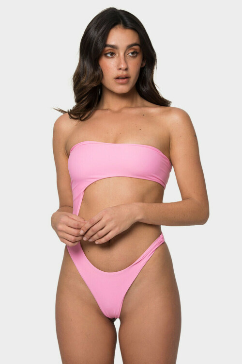 carla1 15d59ba37d8a9f18e