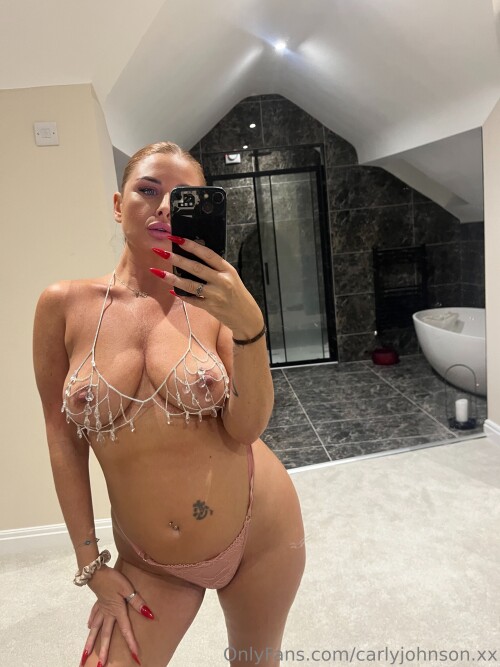 carlyjohnsonxx 1904256604 source 11aee04588f994139