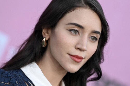 caylee4 33 2924739899383046