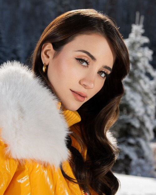 caylee cowan grazia croatia jan 2025 4 d6bb8ca6ffbb52a8