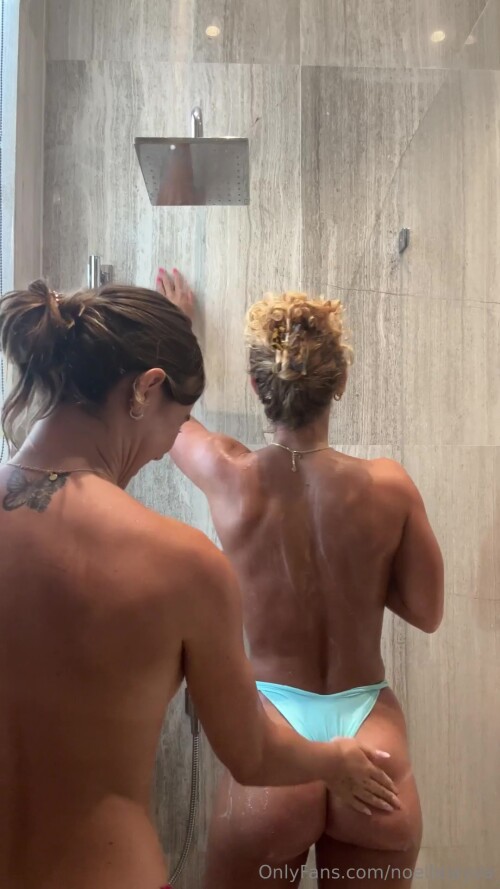 cclaire.bbearxo noelleleyva shower 5569d29e4a1f056de