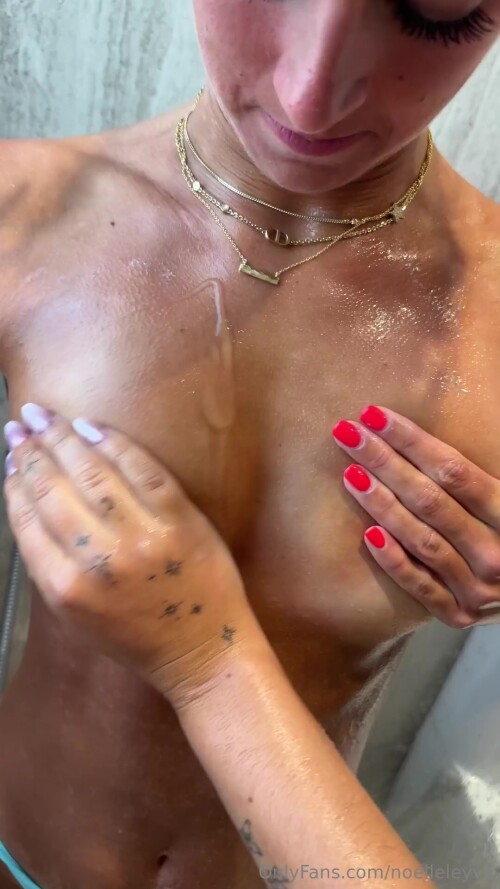 cclaire.bbearxo noelleleyva shower 71820919f54948e1a