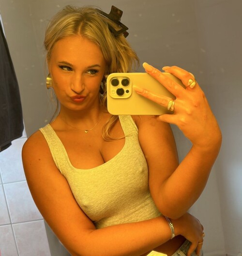 cecilie hoyer story 330766484991461641542028284570eb4be