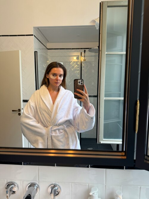 cha62d4d67bdbc6ca9bd