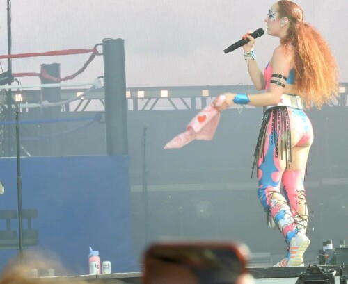 chappel roan v0 0eq8fj6bbagd1e4bd04a03dca0861