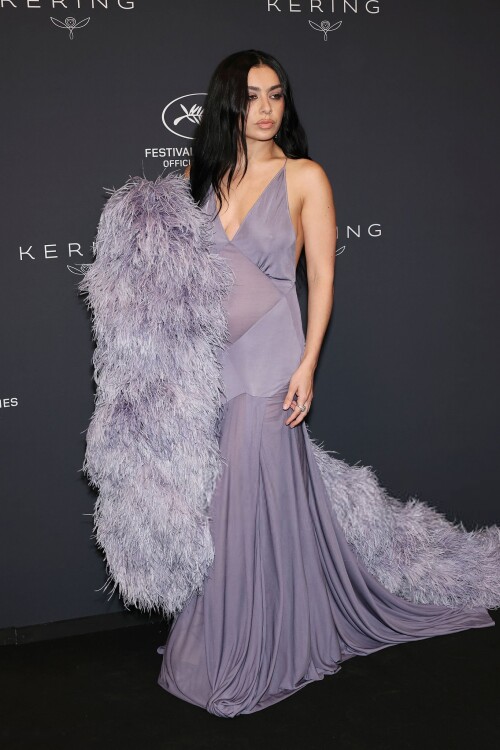 charli 12ad810e1163ccef91