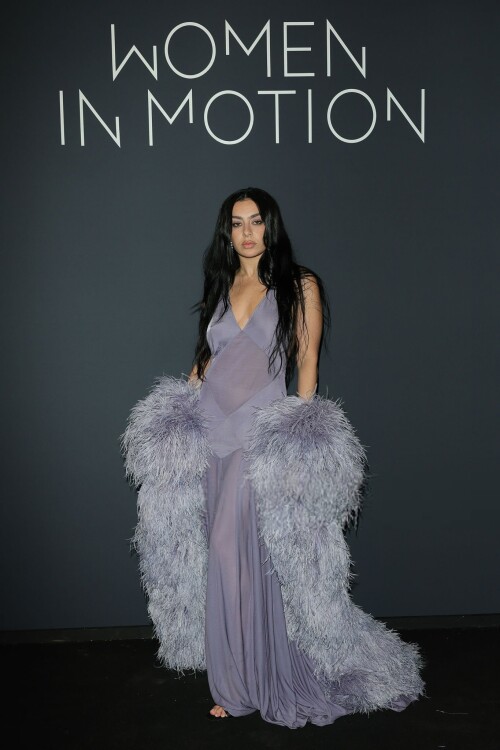 charli 172f5387a7212912e3