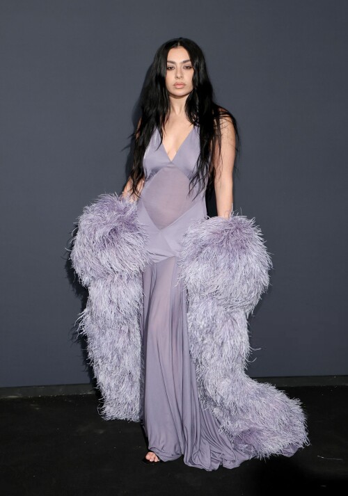 charli 25649e7ba4089593cd