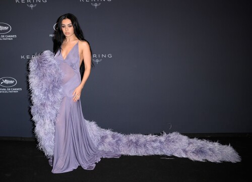 charli 55fb9dd8c563c5cda6