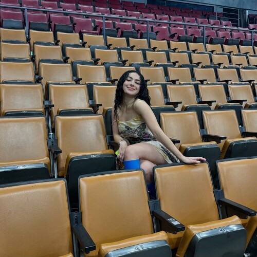 charli_xcx_1726758252_3460621503781973225_199732490b1712a5e9f4f3165
