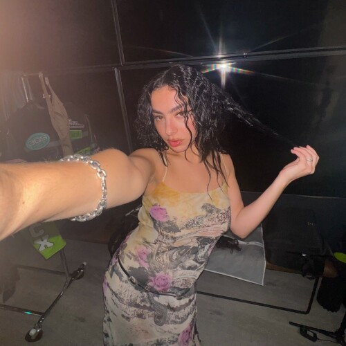 charli_xcx_1726758252_3460621504117589449_199732490df863605606d3c8c