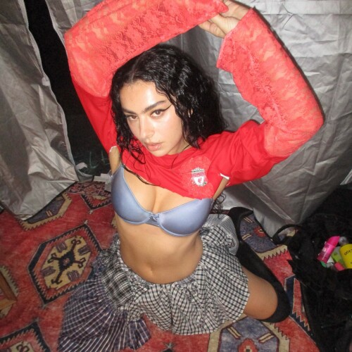 charli xcx 1726758252 3460621504117638371 199732490e46d1e03e556e233