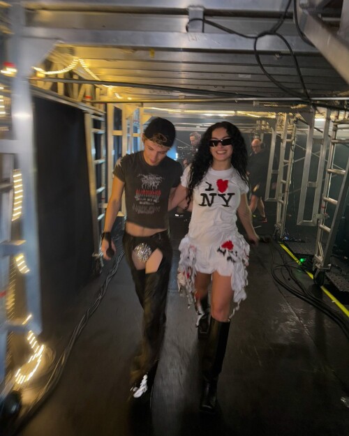 charli_xcx_1727201570_3464340319984539361_199732490110cc68052ca334f