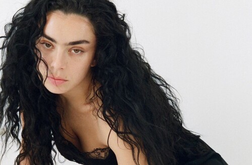 charli xcx 1729621130 3484637065047037696 1997324902f567c4841403bdc