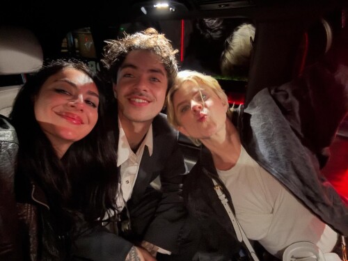 charli_xcx_1759669891_3736704342326536773_199732490658f13d9c1781c78