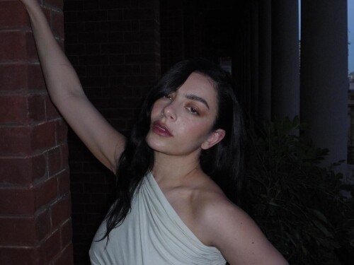 charli xcx 2025 02 23T182431.000Z 12ed975390846f75e