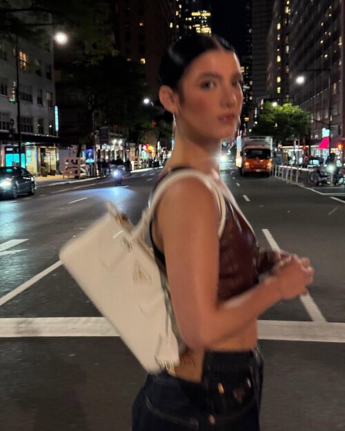 charlidamelio-photo-DJpgMRMTE2l-20250514_170723_4914691348e659d8085462ac6