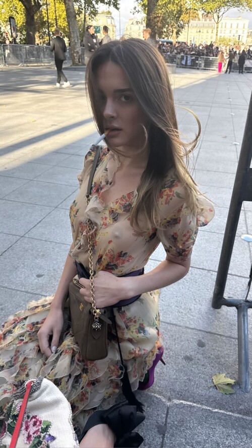 charlotteslawrence 1759706499 150484125343a9c5d1030fd015