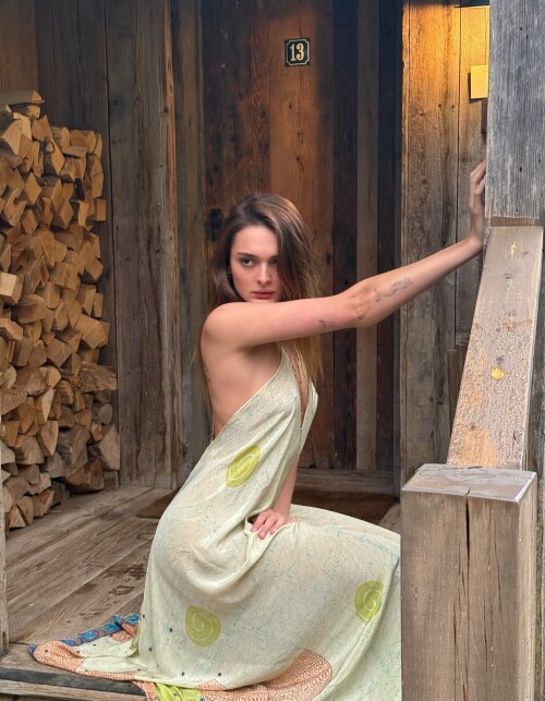 charlotteslawrence 2025 06 08T193705.000Z0729e2b4ec1c5cac