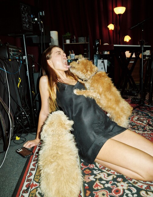 charlotteslawrence 2025 07 02T183241.000Z 1ad16e064d6a10eff