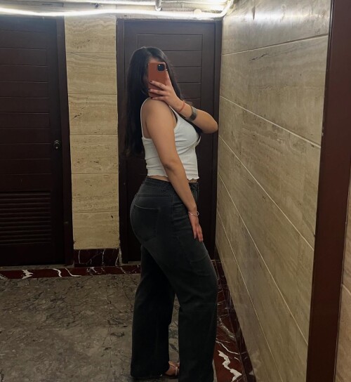 chhavii12-20250303-00033632a3c18a9039f8