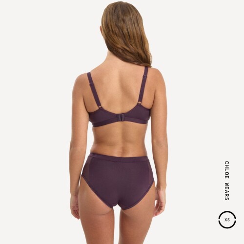 chloe campbell 197402667c887eb17c9f23a