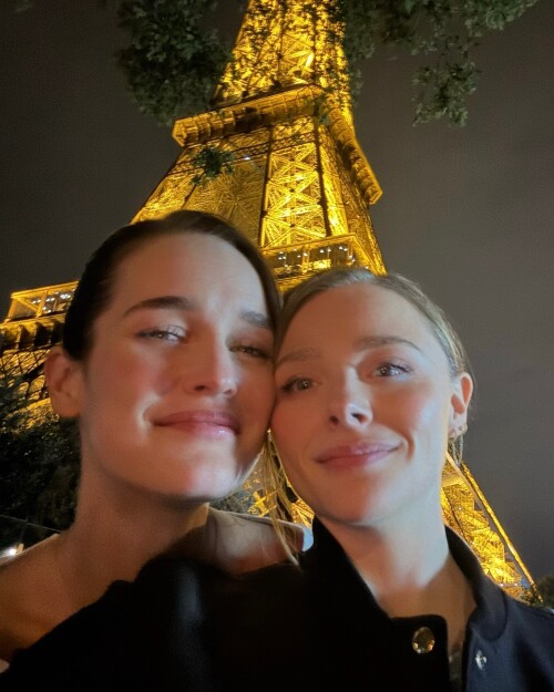 chloegmoretz 1752869485 3679658397994356187 1130592472c8dc0655116db1