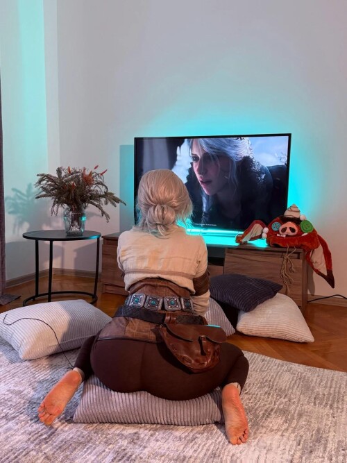 ciri cosplay by neyrodesu v0 31ibg8ek8c9f127e9f3b1bfad5efb
